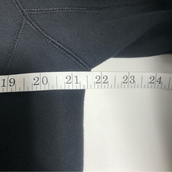 𝅺champion Powerblend Crewneck Sweatshirt, size M - Picture 9 of 10